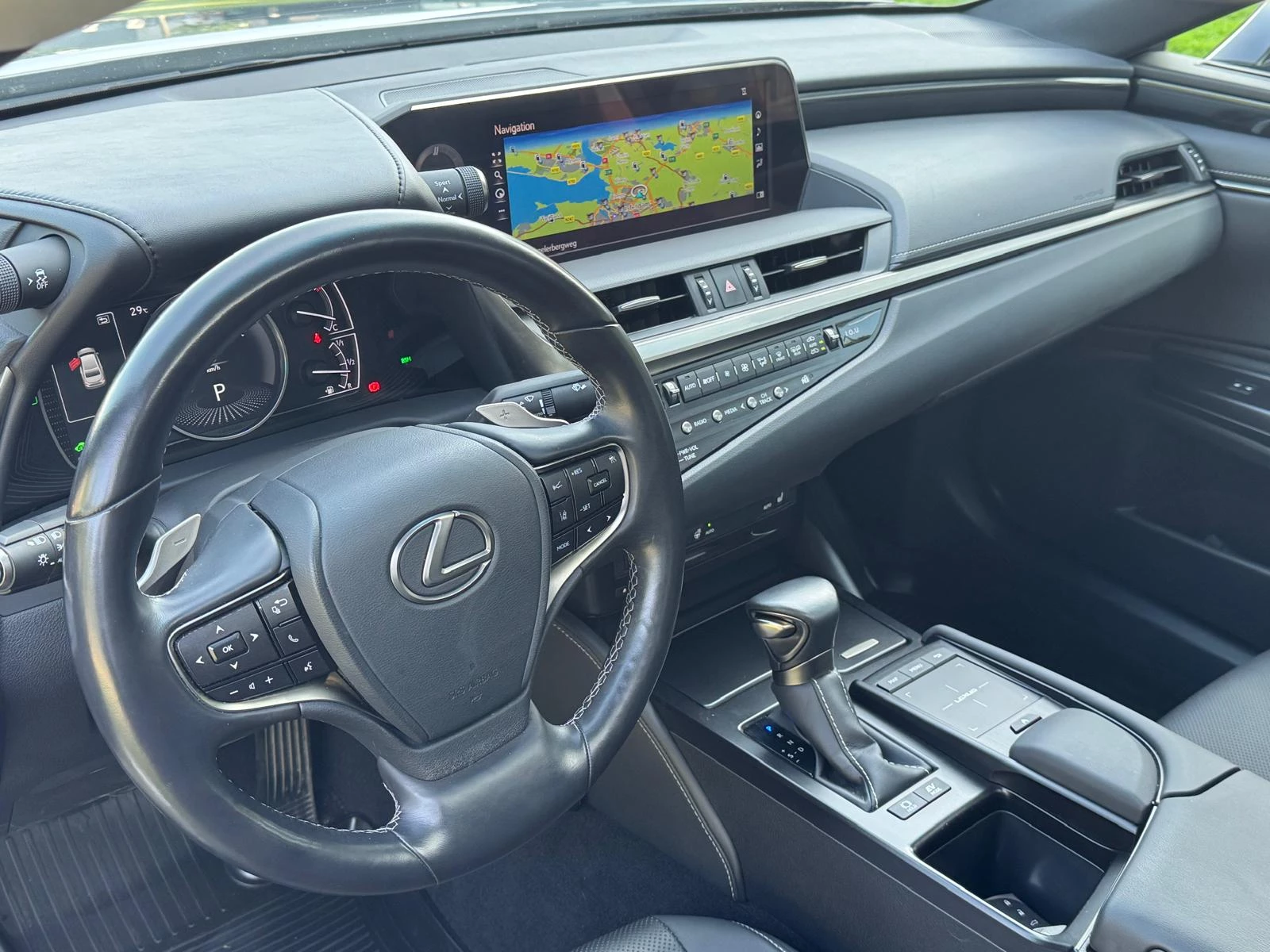 Hoofdafbeelding Lexus ES