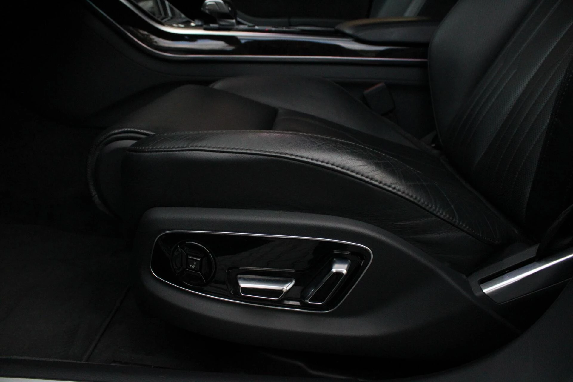 Hoofdafbeelding Audi A8