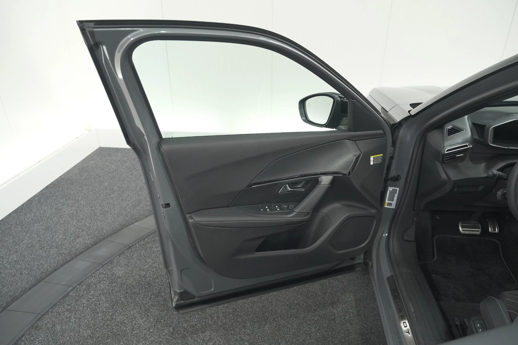 Hoofdafbeelding Peugeot e-2008