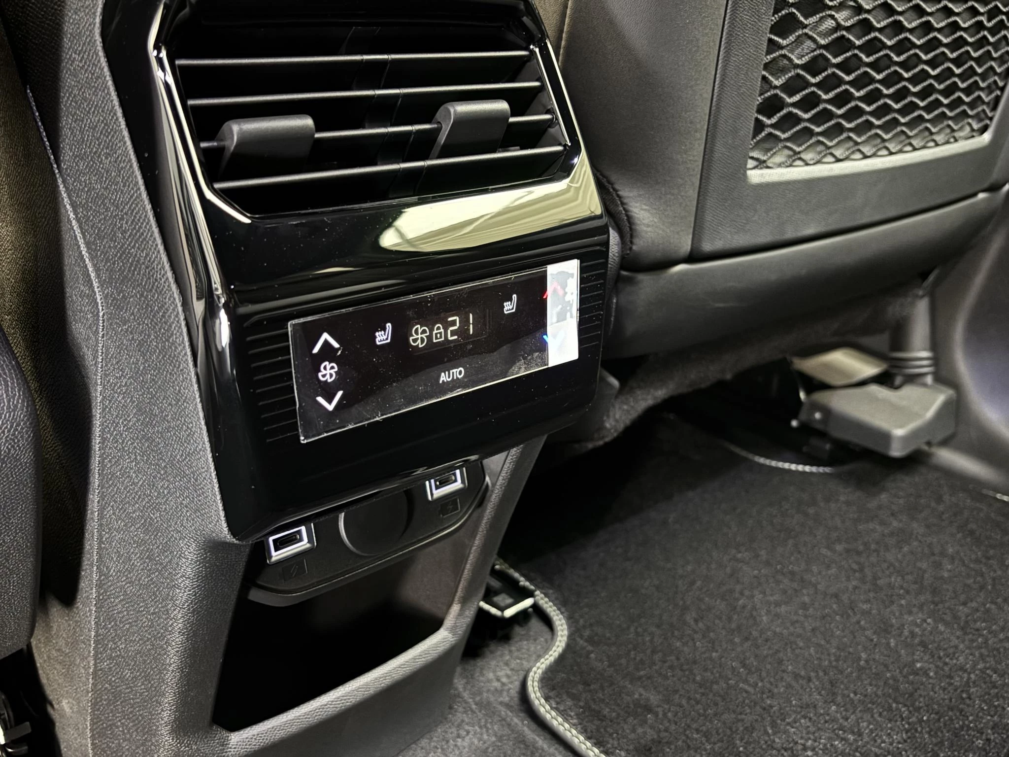Hoofdafbeelding Peugeot e-5008