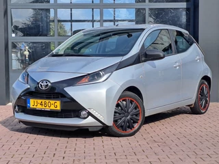 Toyota Aygo 1.0 VVT-i x-play | Automaat | Airco | Navi | App-connect | Camera  | All-seasons |