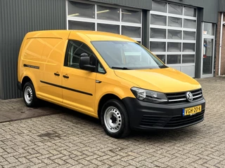 Volkswagen Caddy 2.0 TDI L2H1 Maxi Airco Cruise controle Trekhaak 1500kg trekgewicht Parkeersensoren achter Kastinrichting Schuifdeur Telefoon verbinding 1e eigenaar Euro 6 Verlengd bpm vrij voor particulier gebruik !!