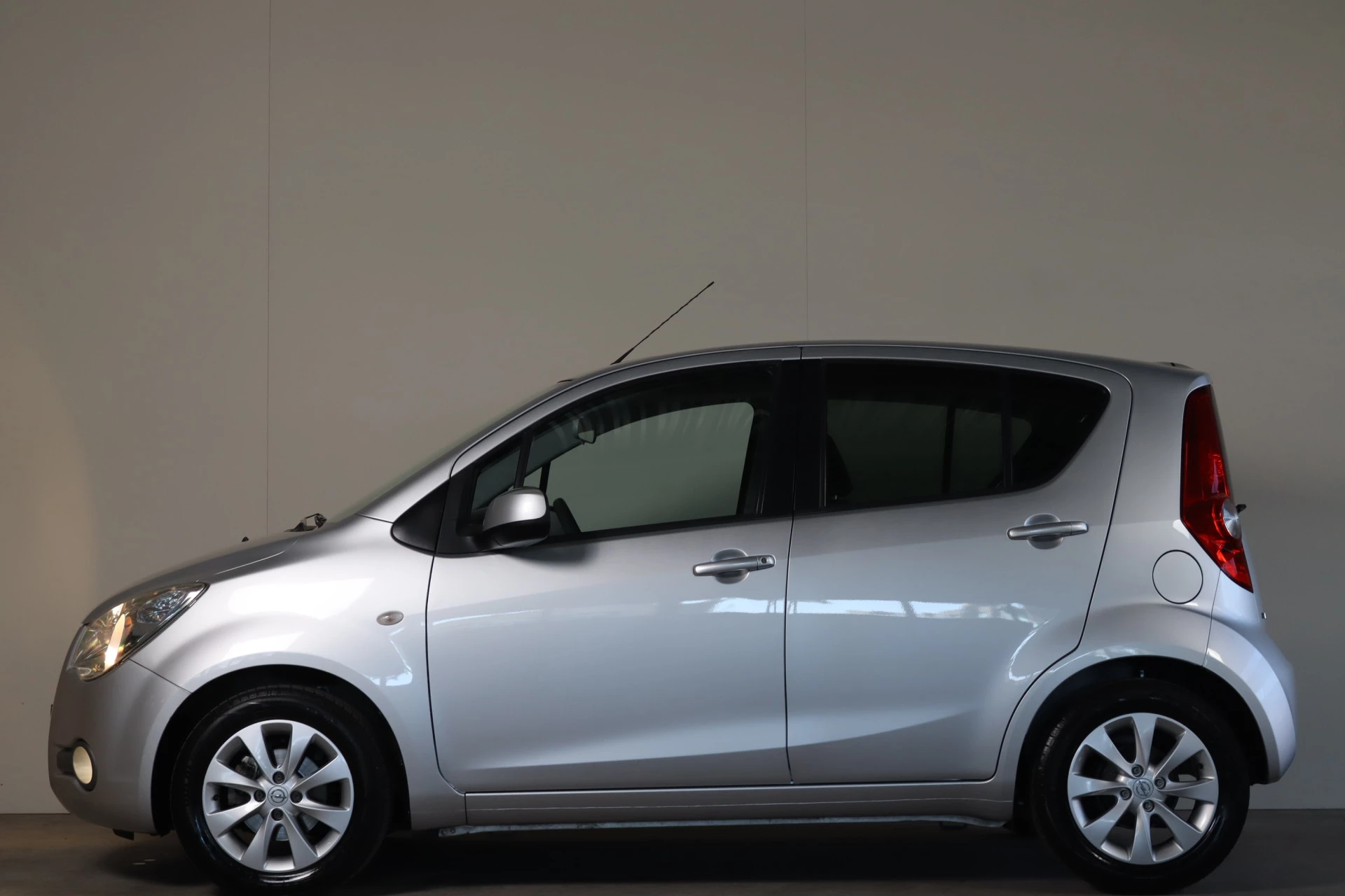 Hoofdafbeelding Opel Agila