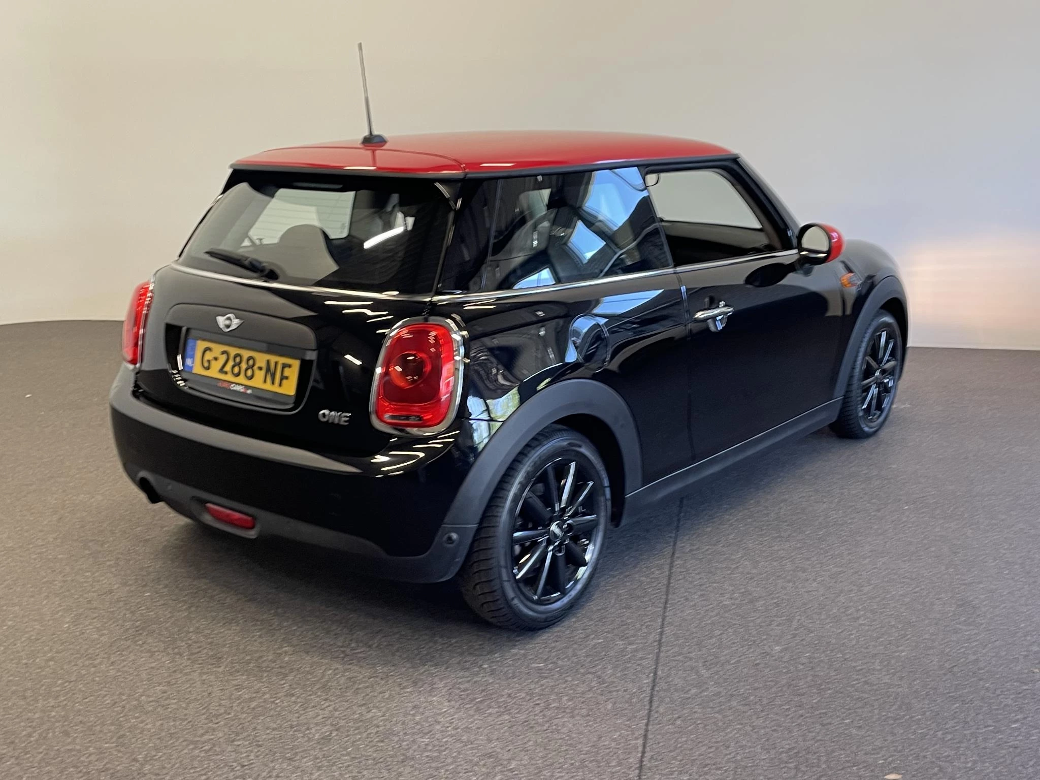 Hoofdafbeelding MINI One
