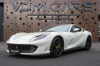 Hoofdafbeelding Ferrari 812 Superfast Ferrari 812 Superfast 6.5 V12 HELE | Carbon Racing Seats | Bianco Avus | Nieuwe Service | 20" Forged  |