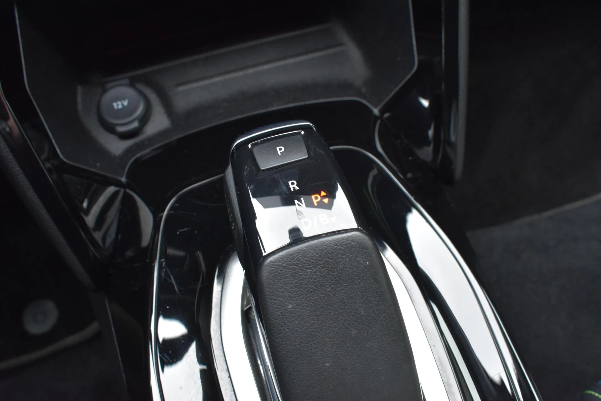 Hoofdafbeelding Peugeot e-2008