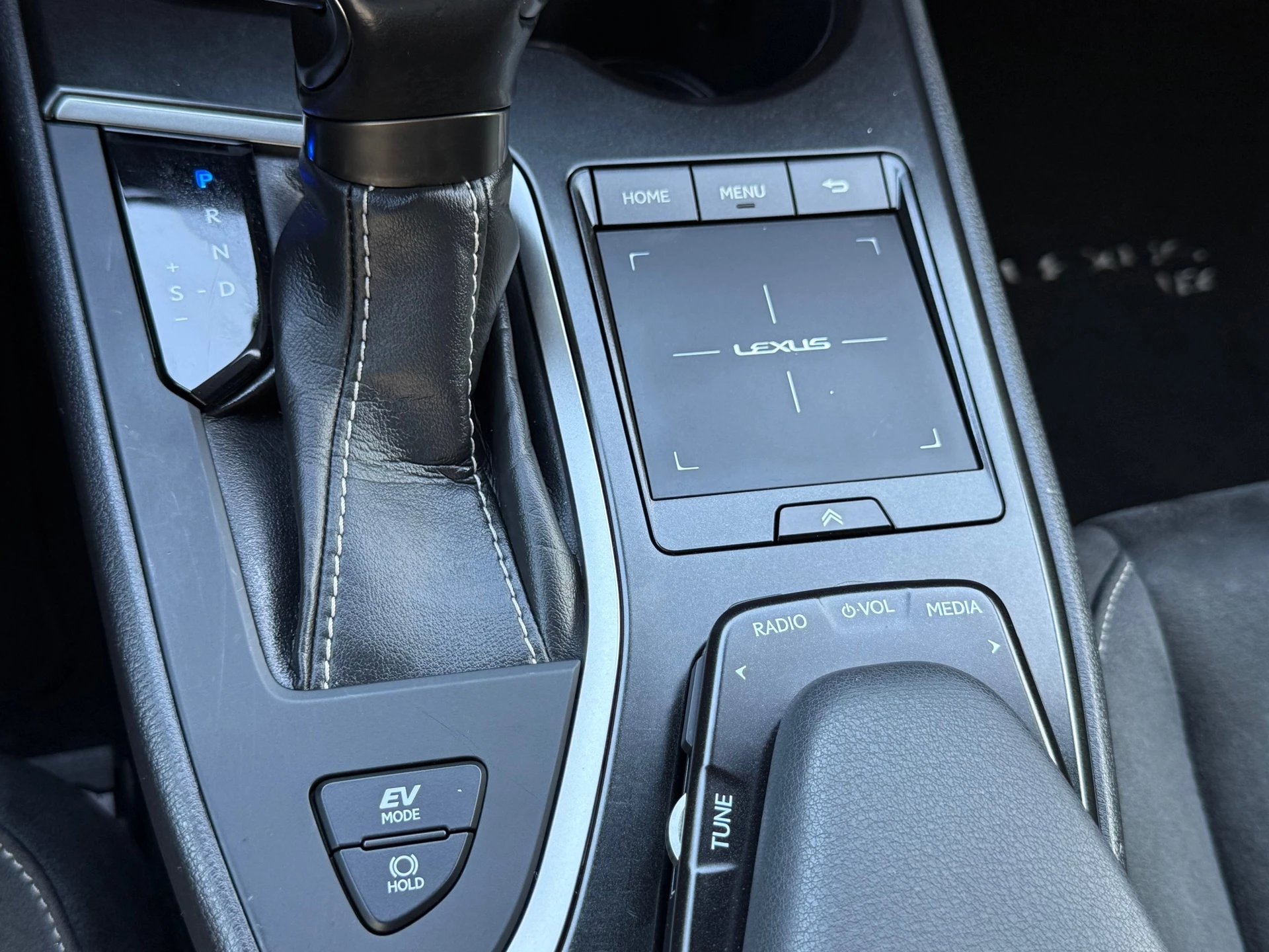 Hoofdafbeelding Lexus UX