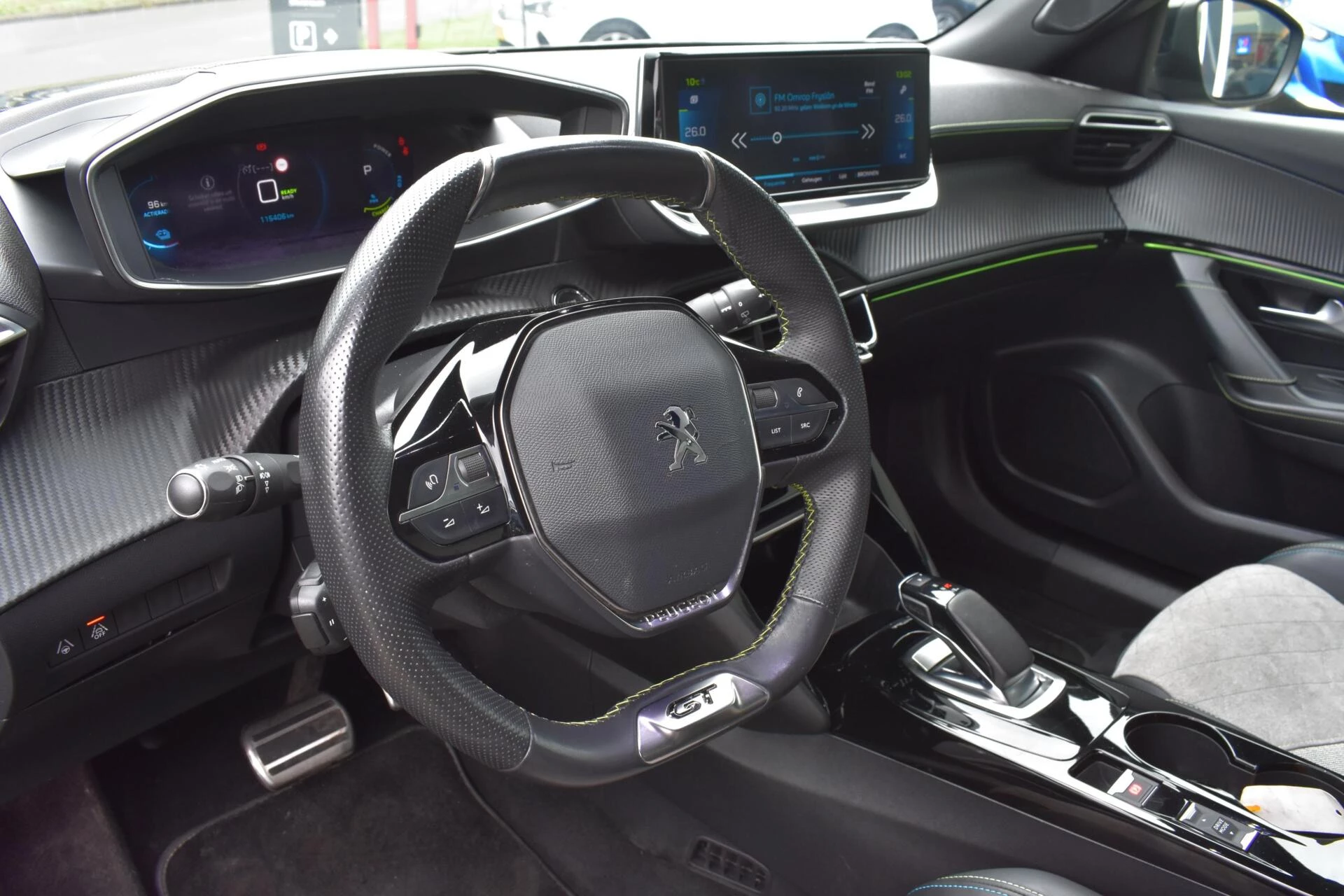 Hoofdafbeelding Peugeot e-2008