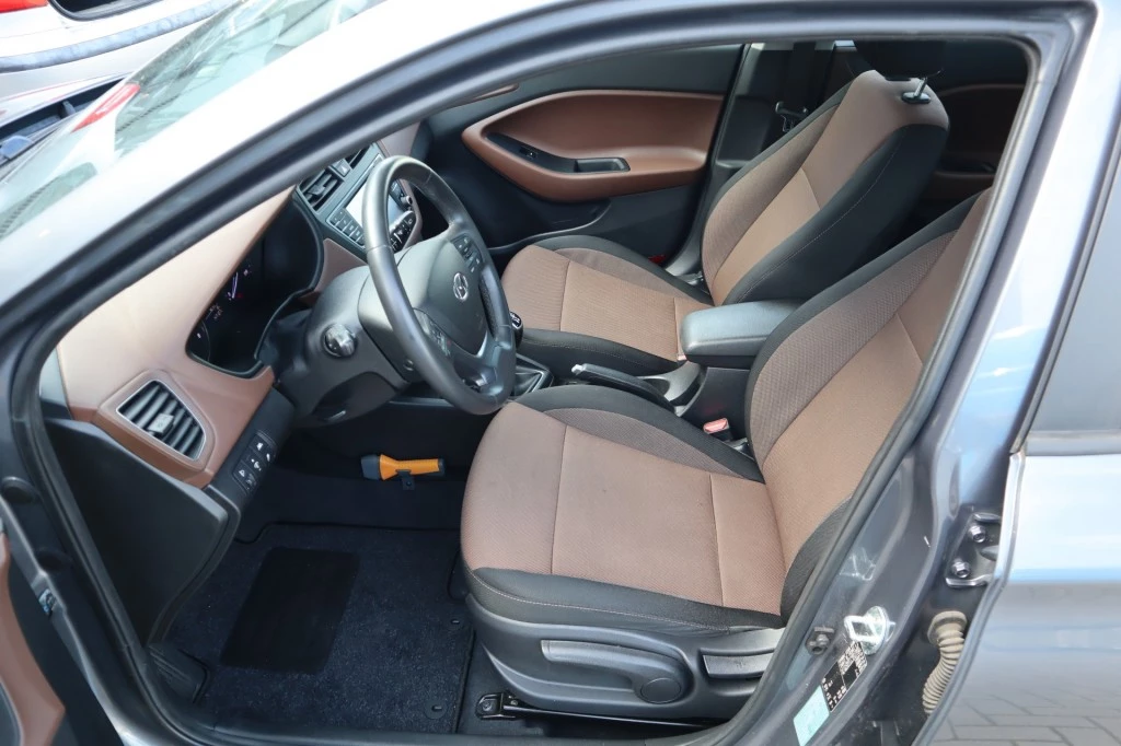 Hoofdafbeelding Hyundai i20