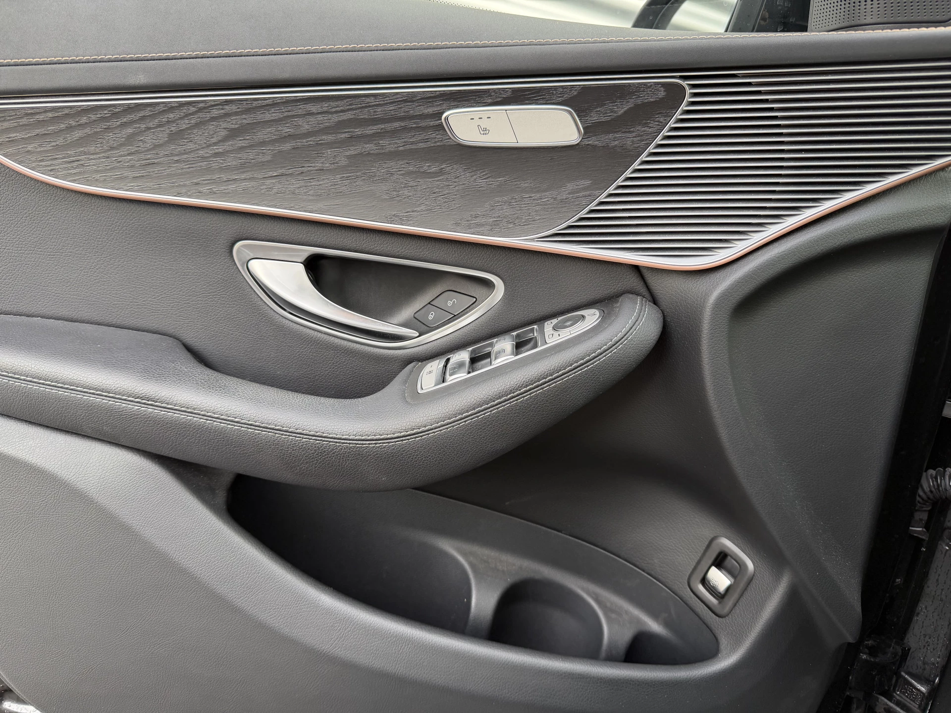 Hoofdafbeelding Mercedes-Benz EQC