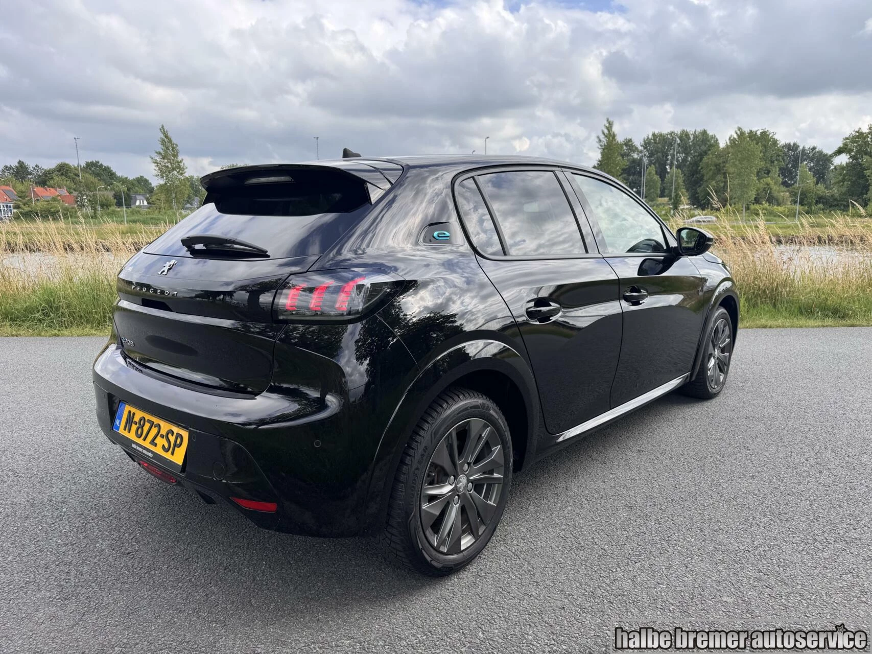 Hoofdafbeelding Peugeot e-208