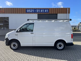Volkswagen Transporter 2.0 TDI 102pk L1H1 Comfortline met Bott ingerichte laadruimte / lease vanaf € 269 / vaste prijs rijklaar € 15.950 ex btw / airco / cruise / imperial / trekhaak / pdc achter !