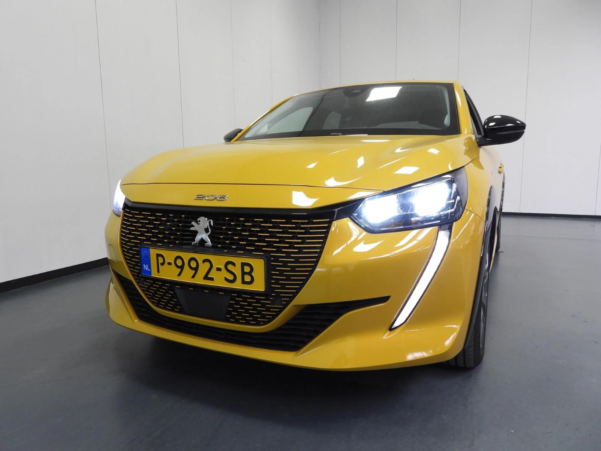 Hoofdafbeelding Peugeot e-208