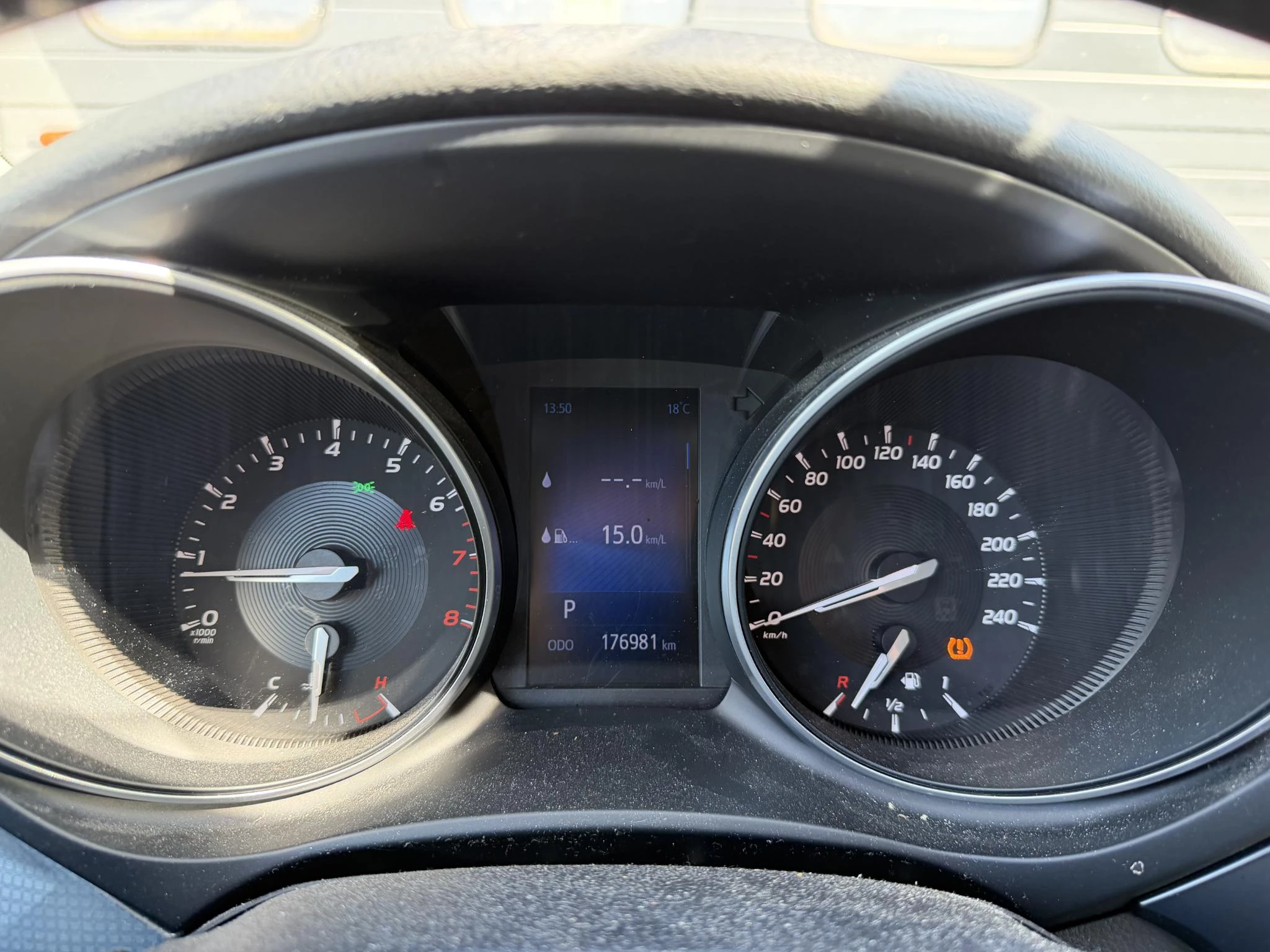 Hoofdafbeelding Toyota Avensis