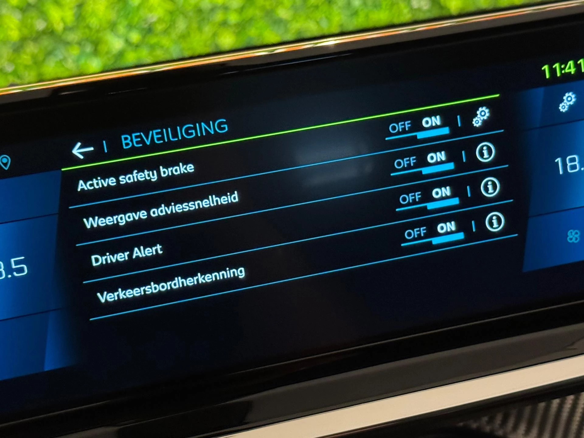 Hoofdafbeelding Peugeot e-2008