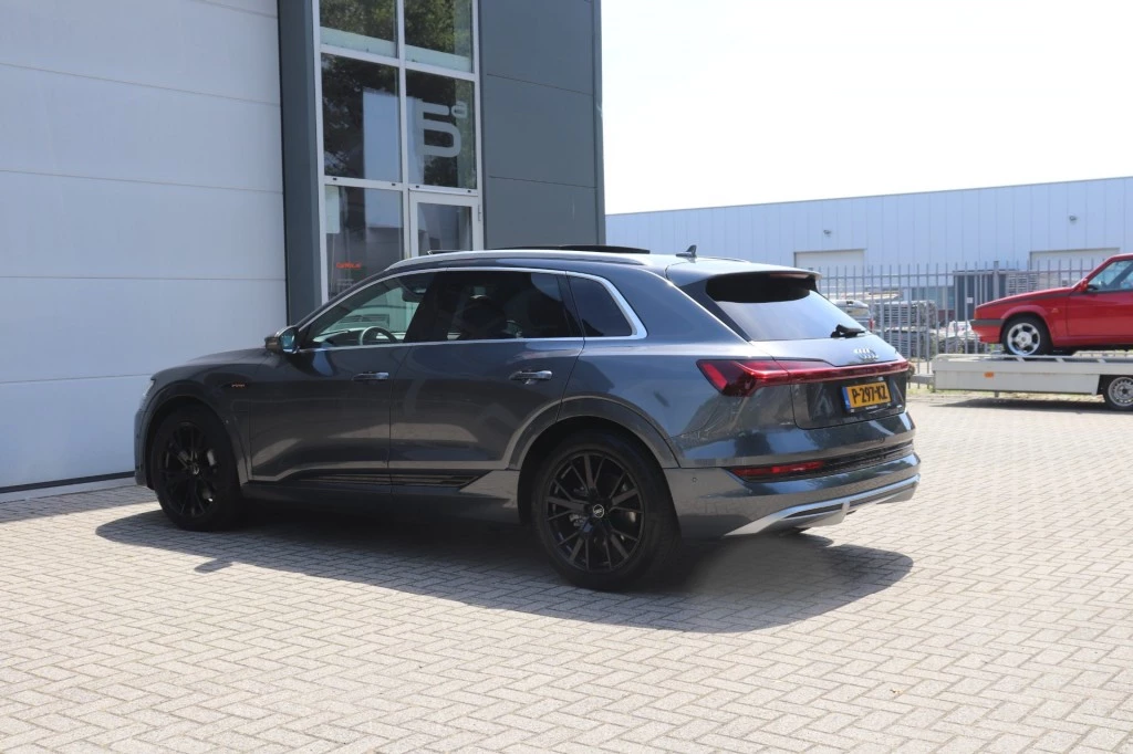 Hoofdafbeelding Audi e-tron