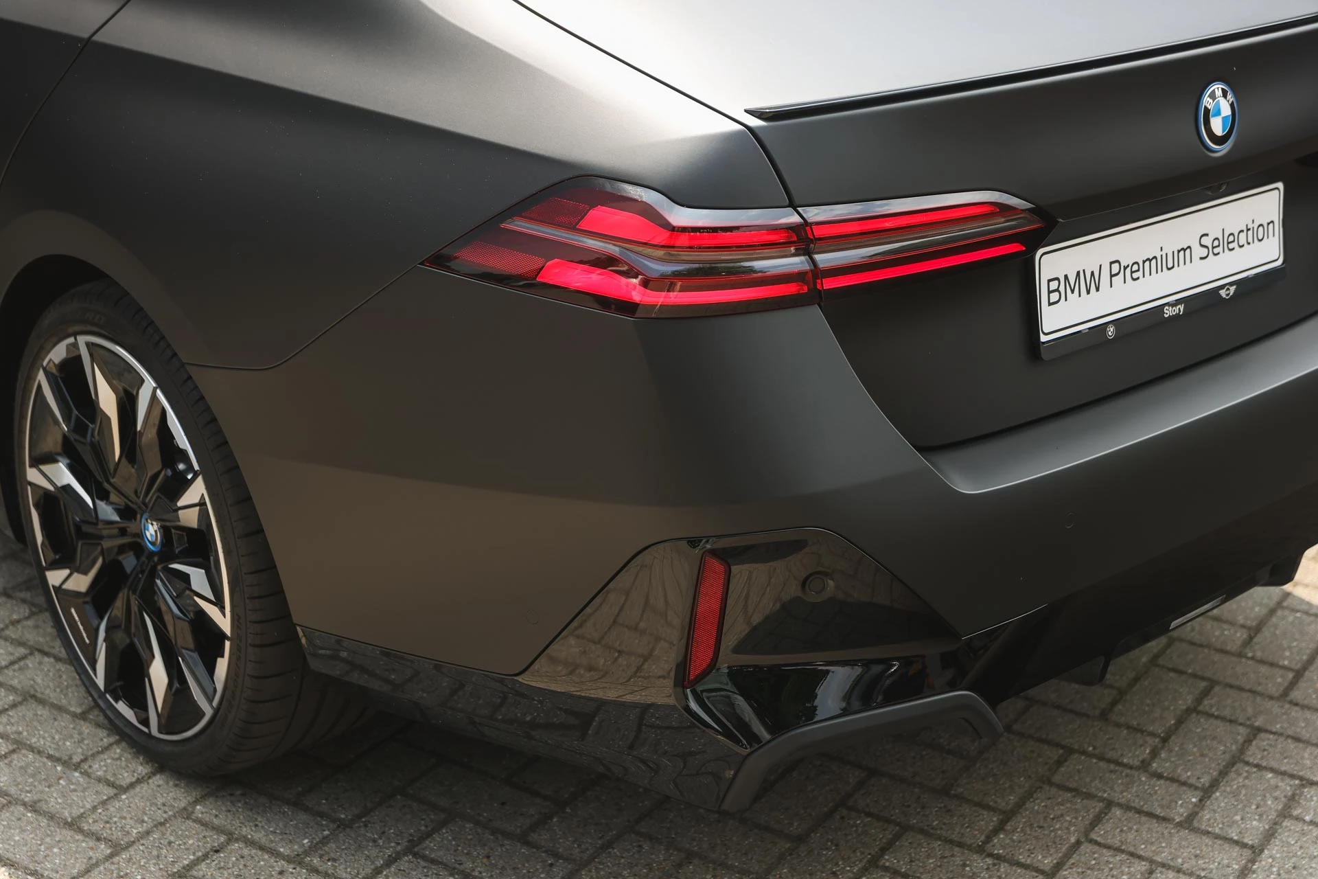 Hoofdafbeelding BMW i5