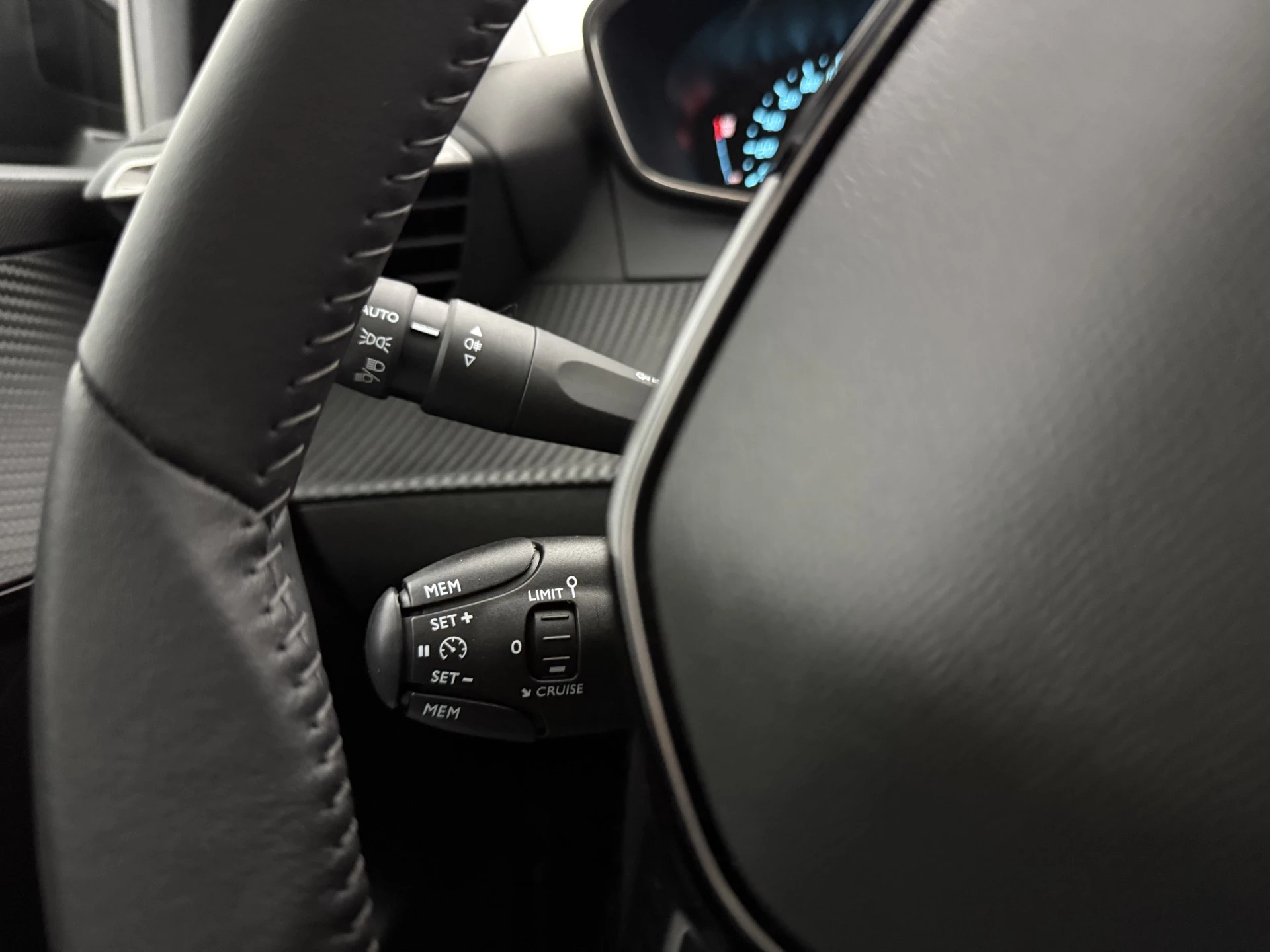 Hoofdafbeelding Peugeot e-208