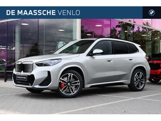 BMW iX1 eDrive20 M Sport / Trekhaak / Sportstoelen / Achteruitrijcamera / Adaptieve LED / M Adaptief onderstel / Comfort Access