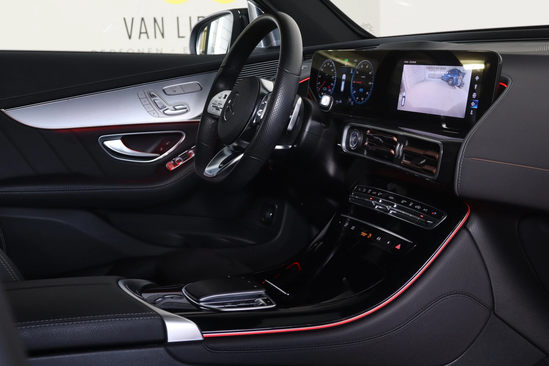 Hoofdafbeelding Mercedes-Benz EQC