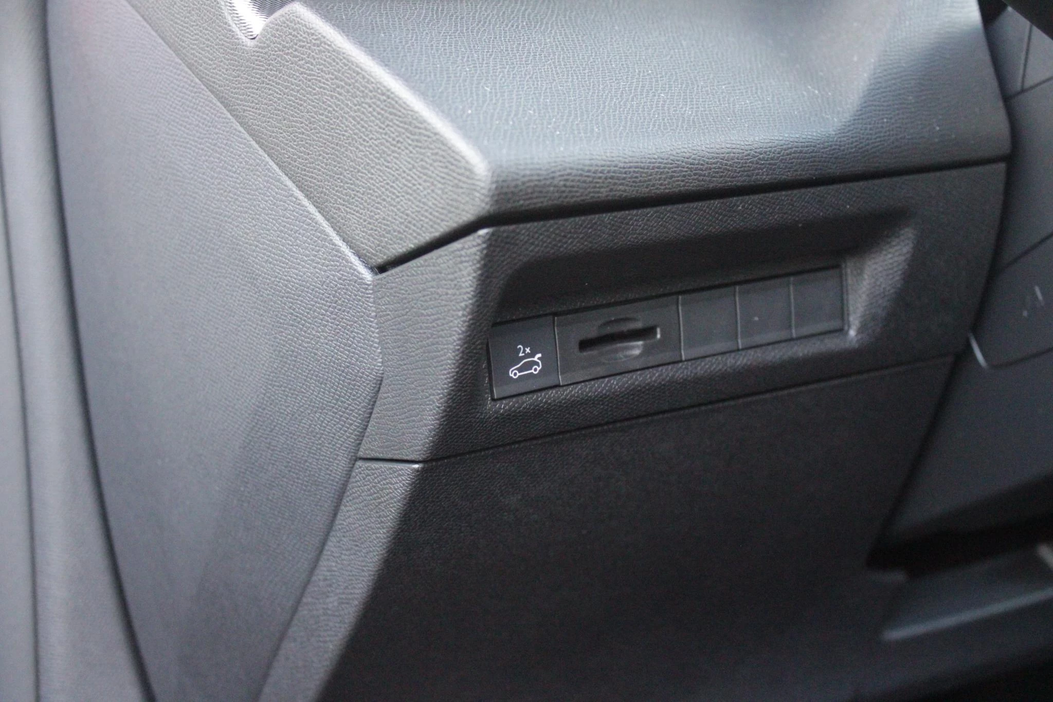 Hoofdafbeelding Peugeot 408