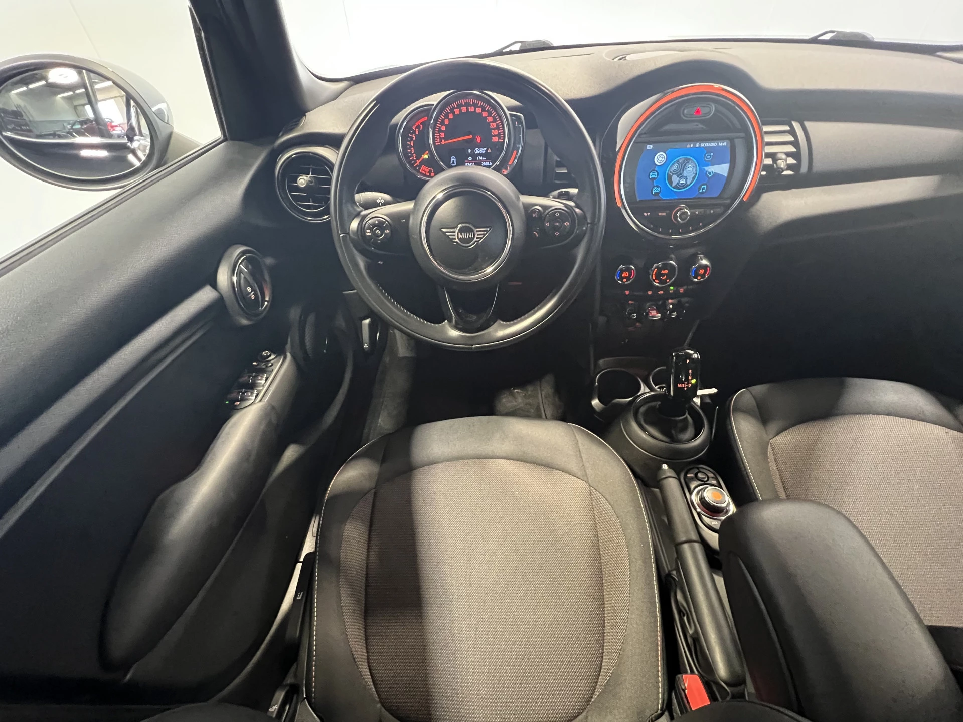 Hoofdafbeelding MINI 5-deurs