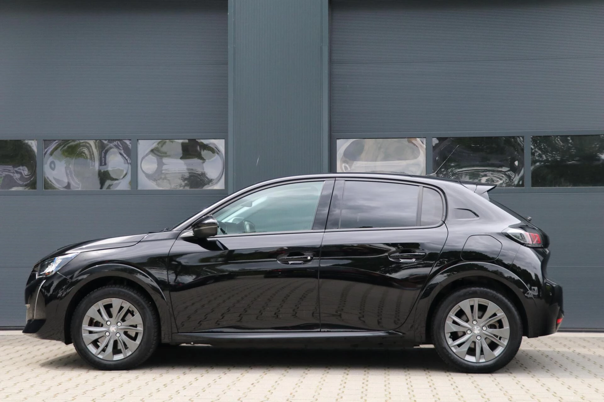 Hoofdafbeelding Peugeot e-208