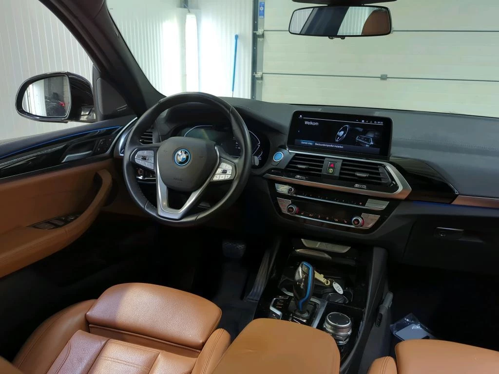 Hoofdafbeelding BMW iX3