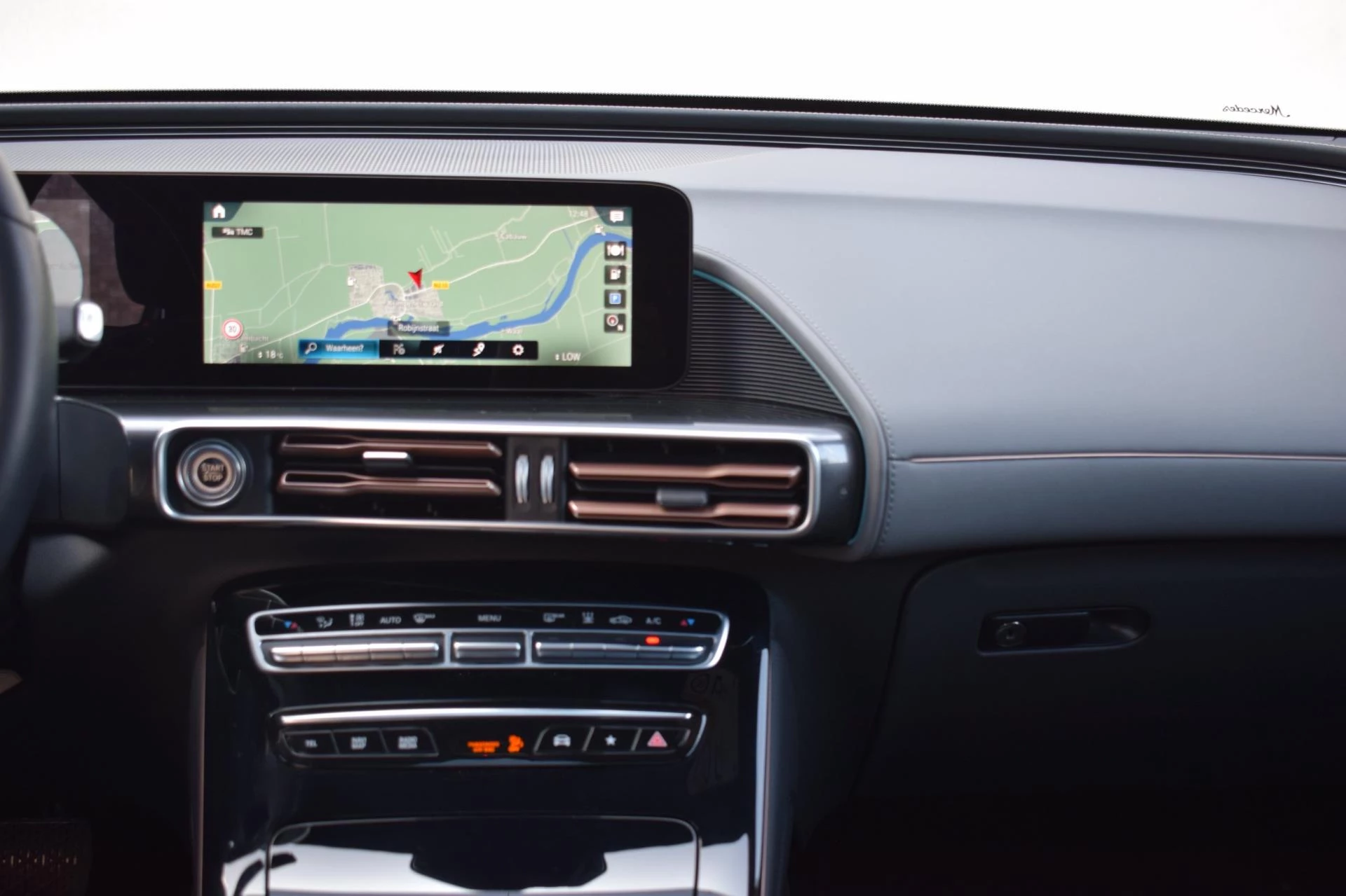 Hoofdafbeelding Mercedes-Benz EQC