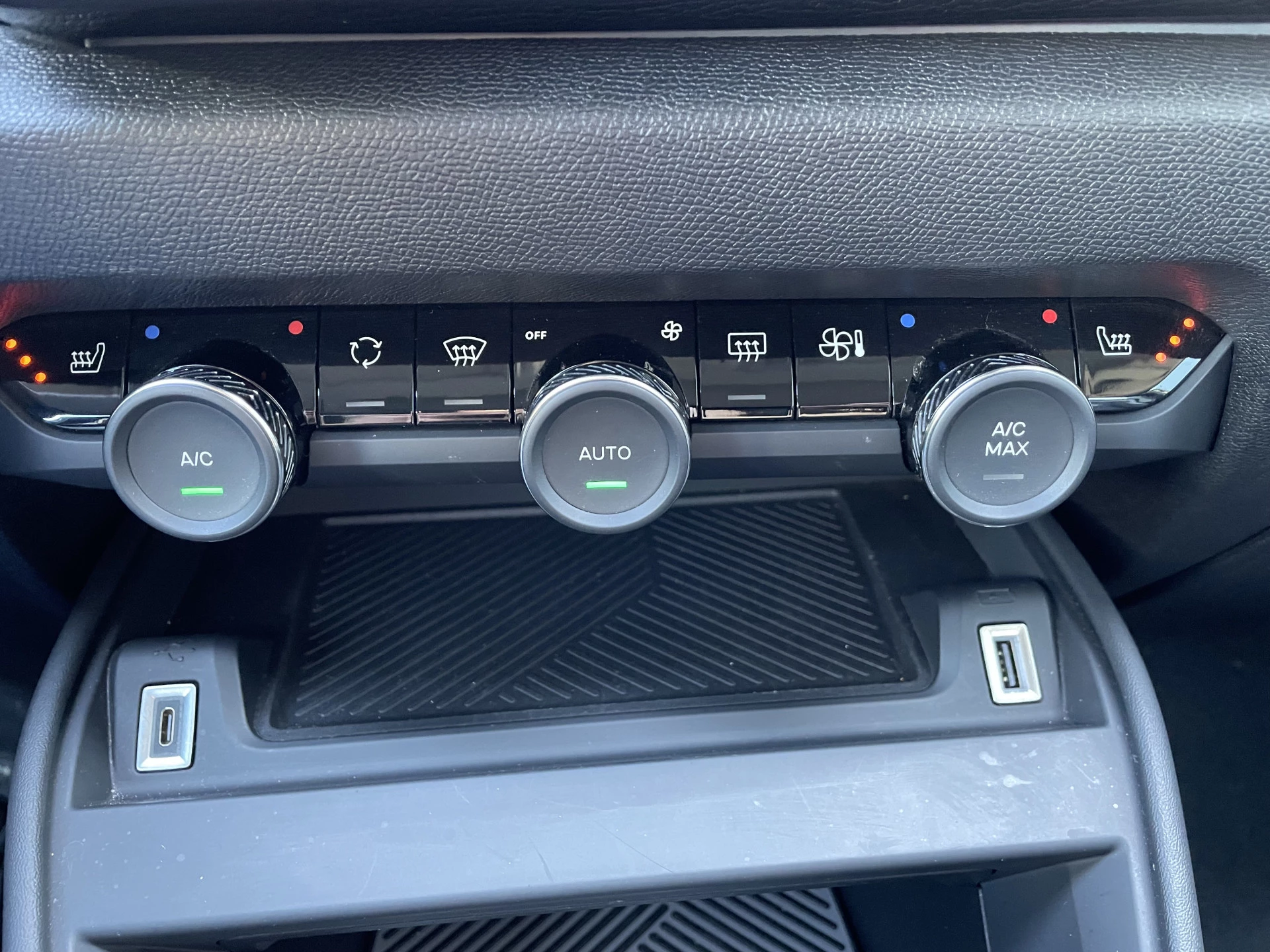 Hoofdafbeelding Citroën ë-C4