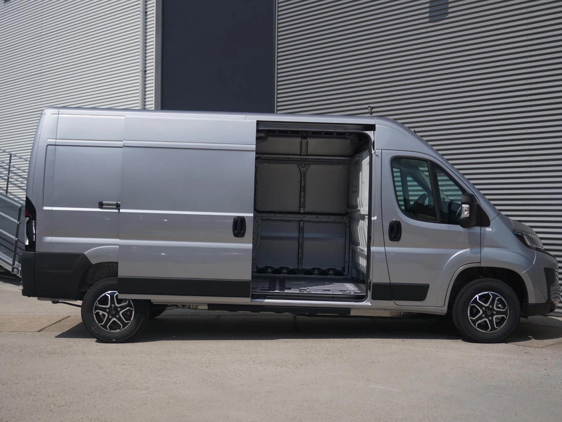 Hoofdafbeelding Peugeot e-Boxer