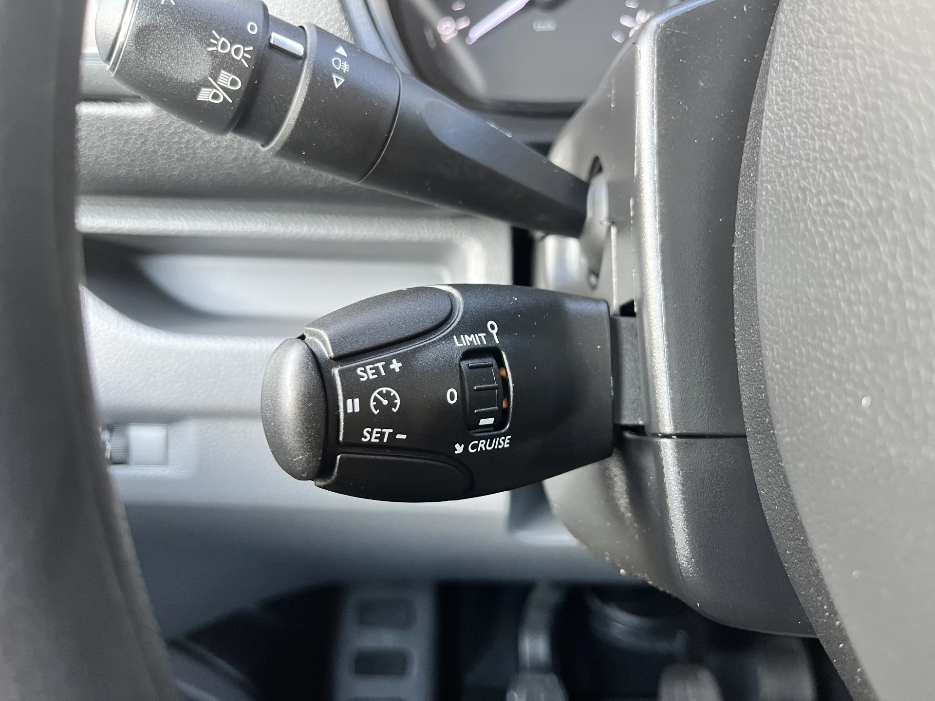 Hoofdafbeelding Peugeot Traveller