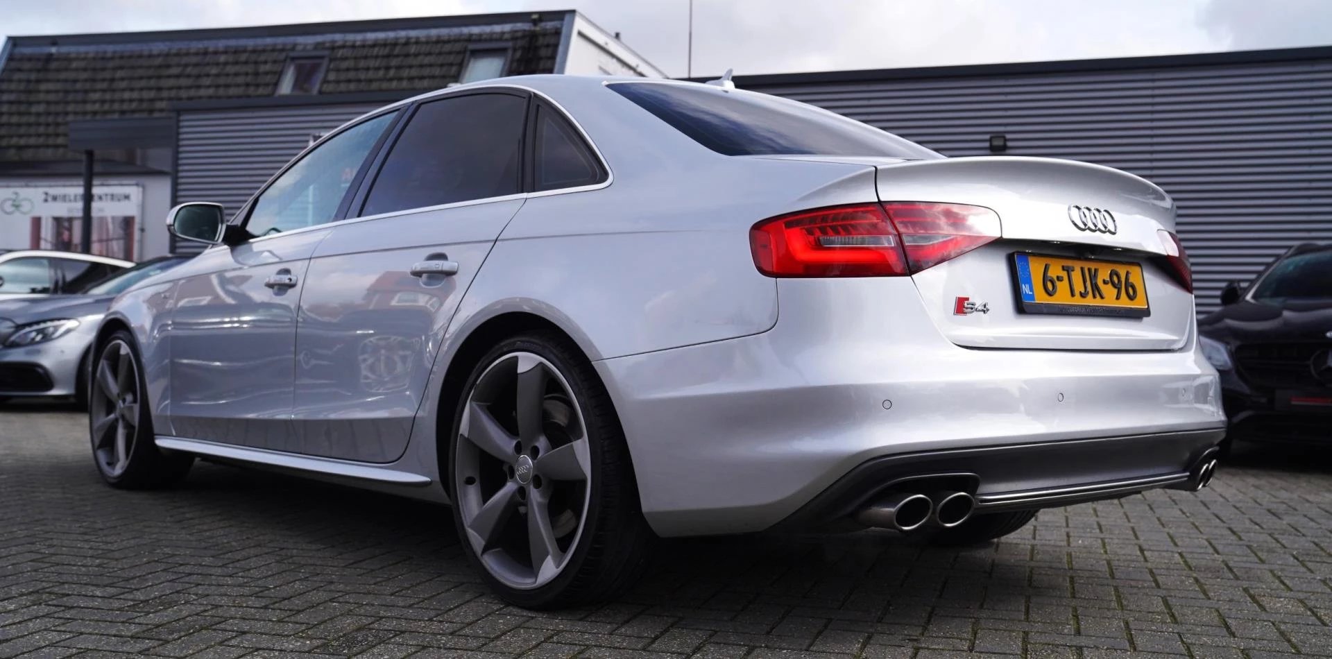 Hoofdafbeelding Audi S4