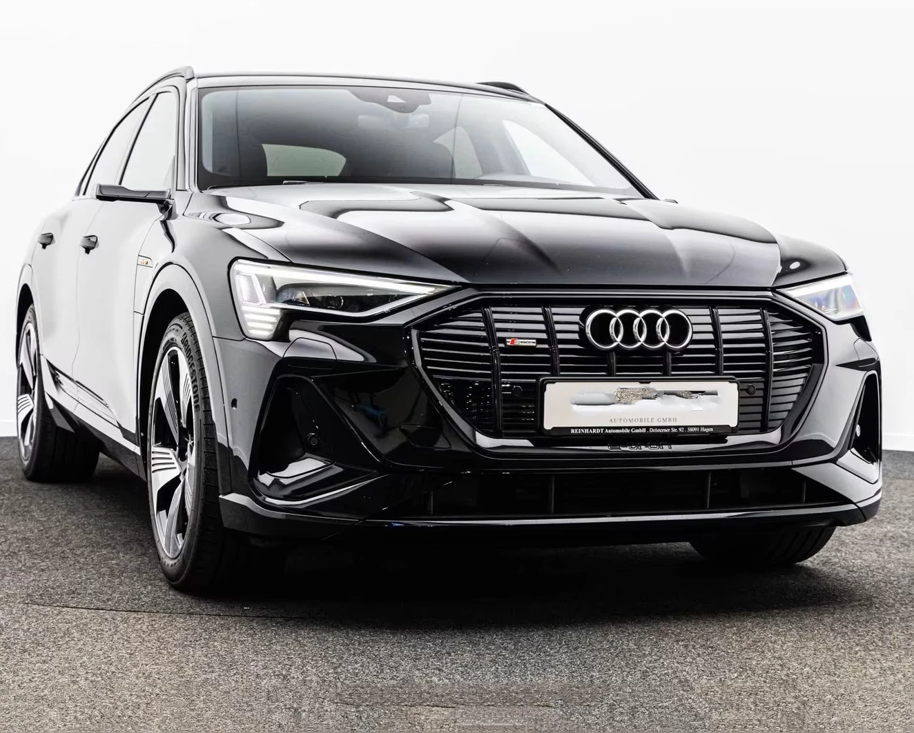 Hoofdafbeelding Audi e-tron