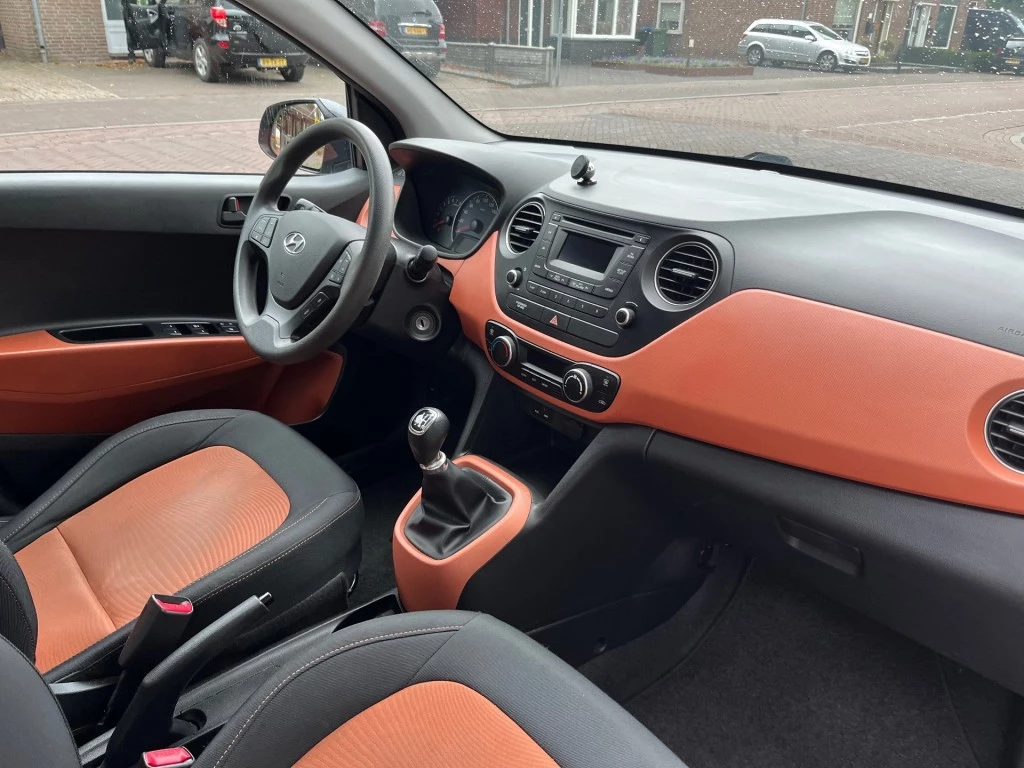 Hoofdafbeelding Hyundai i10