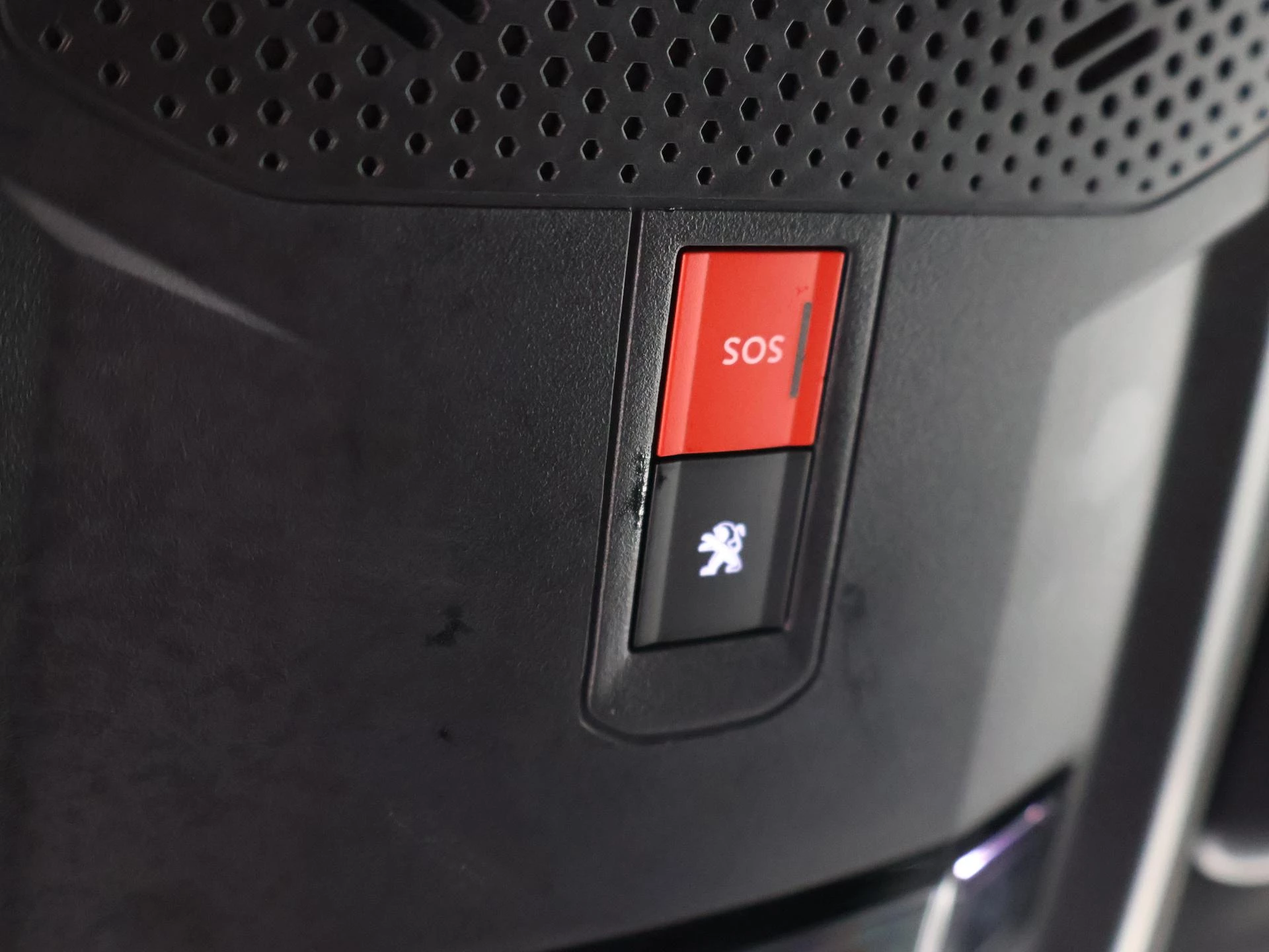 Hoofdafbeelding Peugeot e-2008