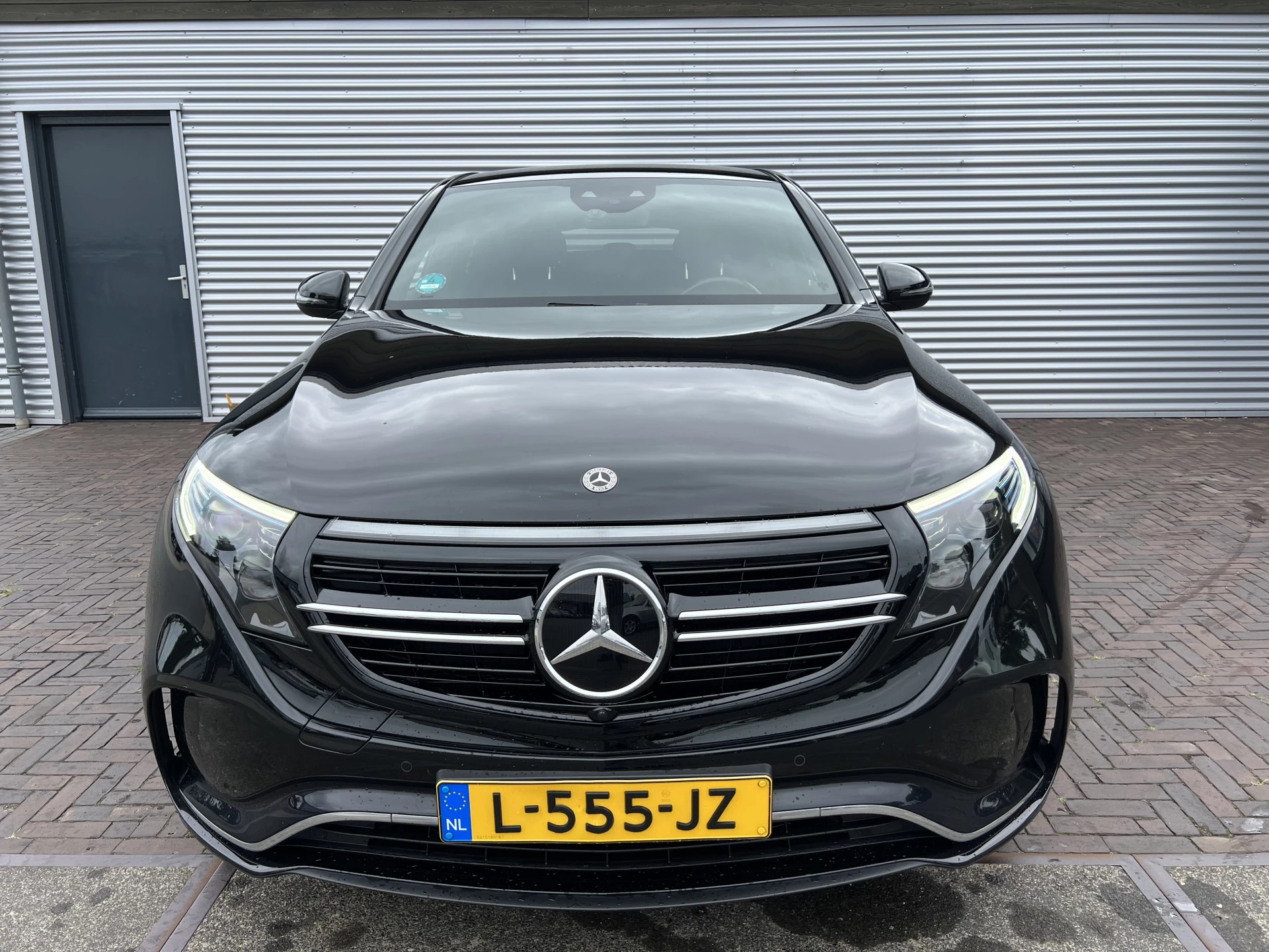 Hoofdafbeelding Mercedes-Benz EQC