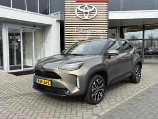 Toyota Yaris Cross 1.5 Hybrid 115 First Edition APPLE/ANDROID STOEL/STUURVERWARMING NAVI AD-CRUISE PRIVACY-GLASS 17"LM-VELGEN