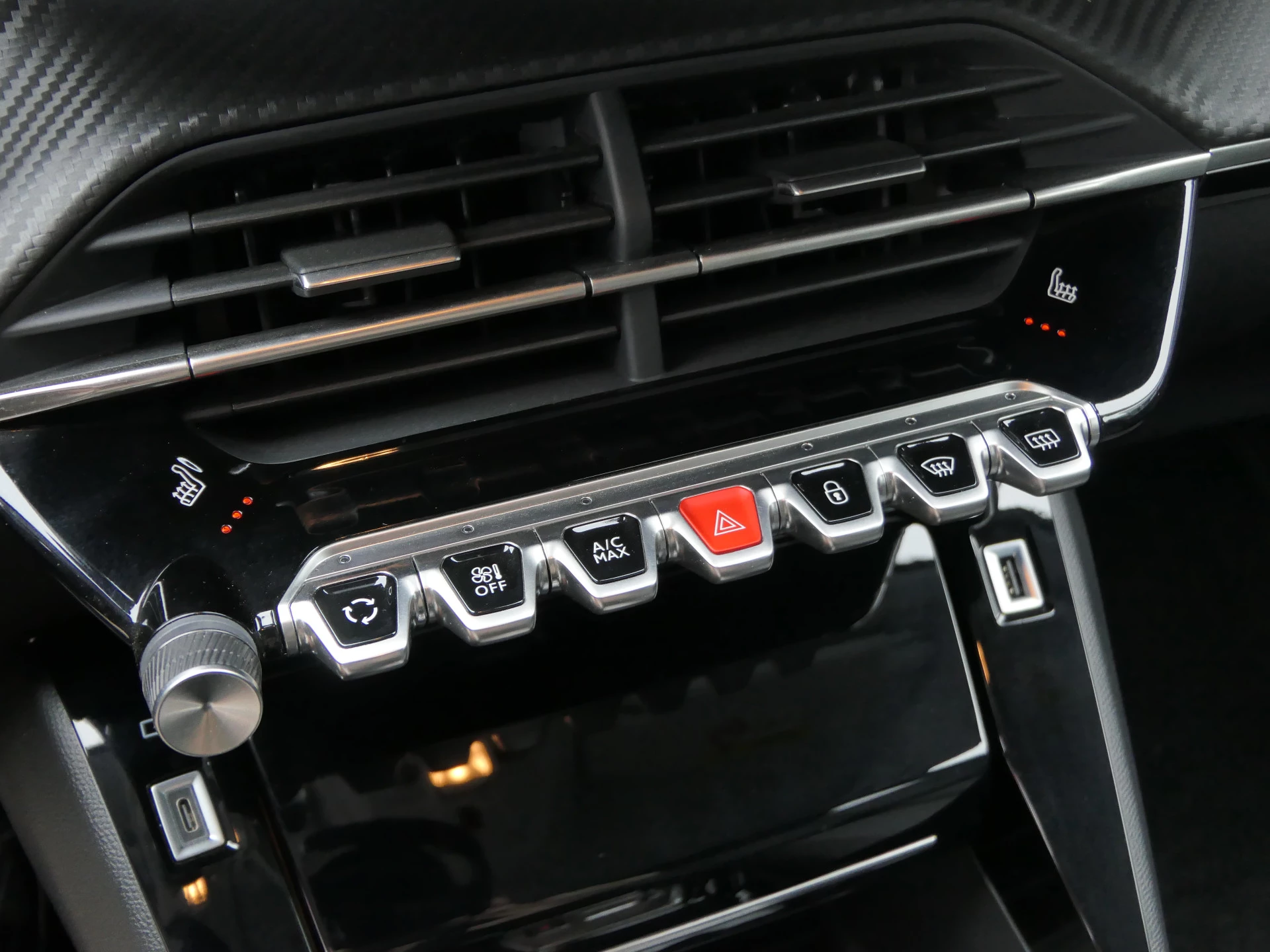 Hoofdafbeelding Peugeot e-208