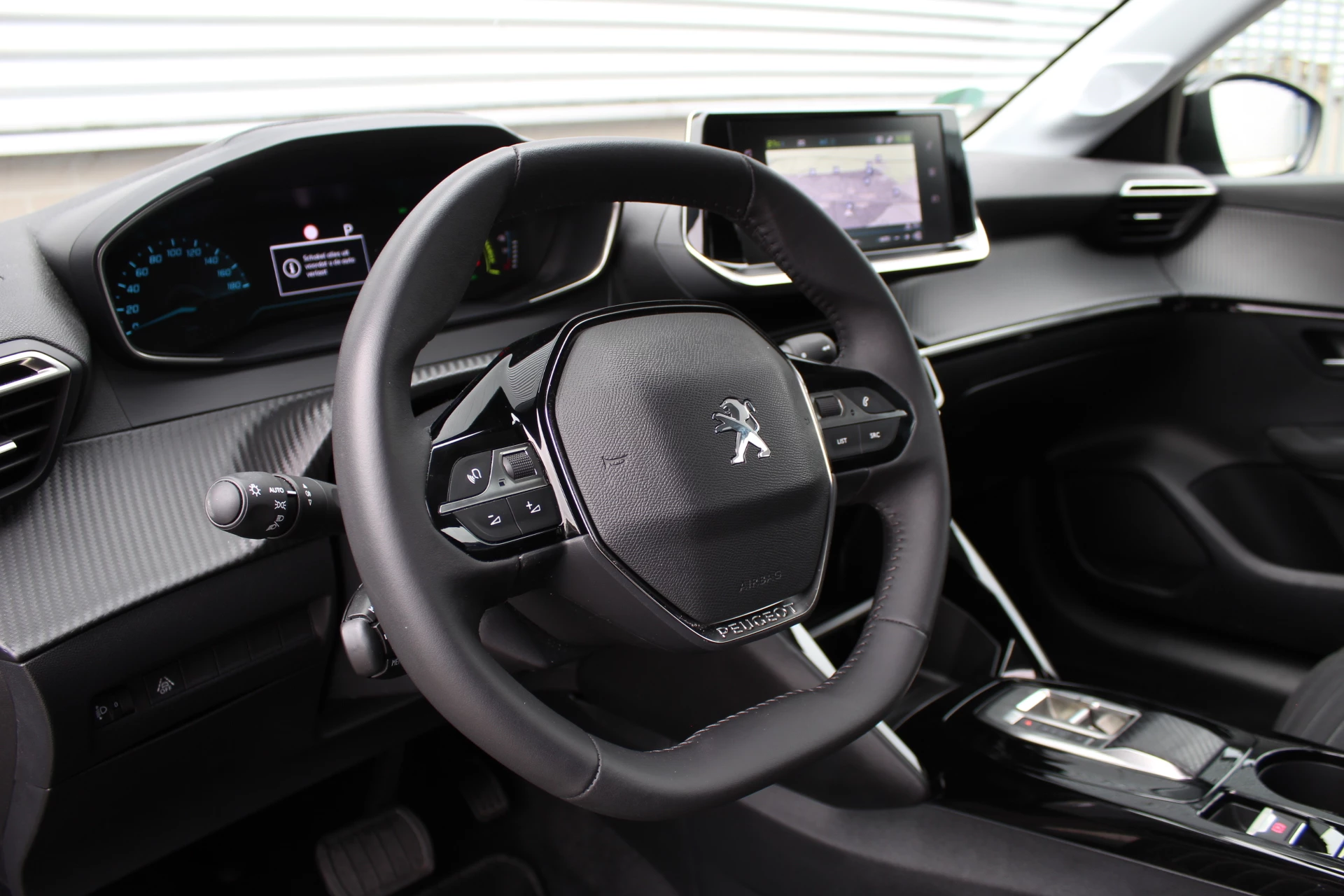 Hoofdafbeelding Peugeot e-208