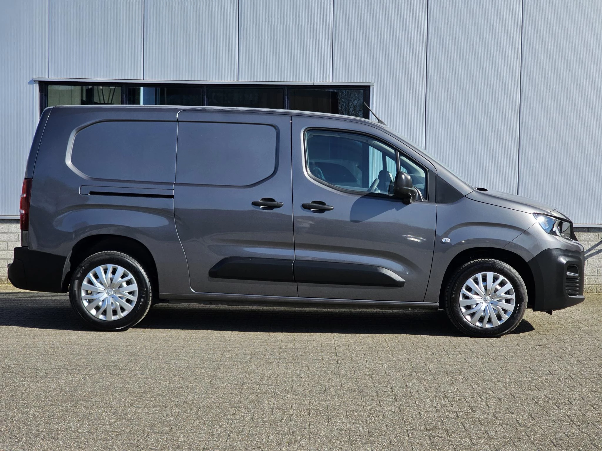 Hoofdafbeelding Peugeot Partner