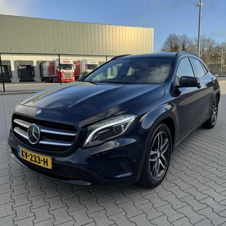 Mercedes GLA-klasse 180d / Panoramadak / DEALER ONDERHOUD !