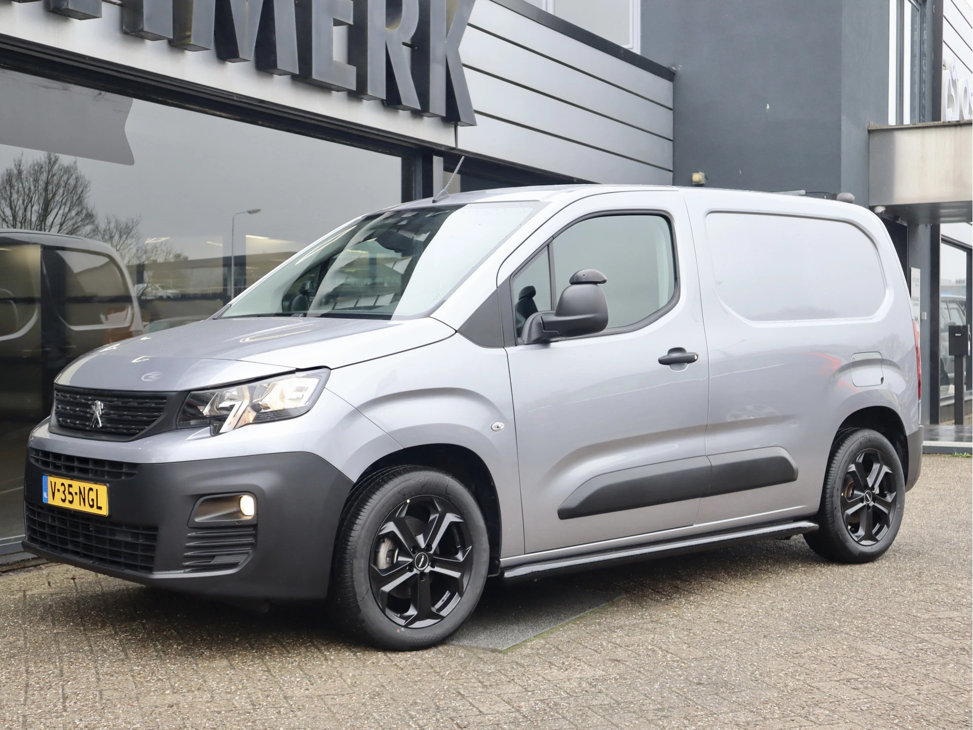 Hoofdafbeelding Peugeot Partner