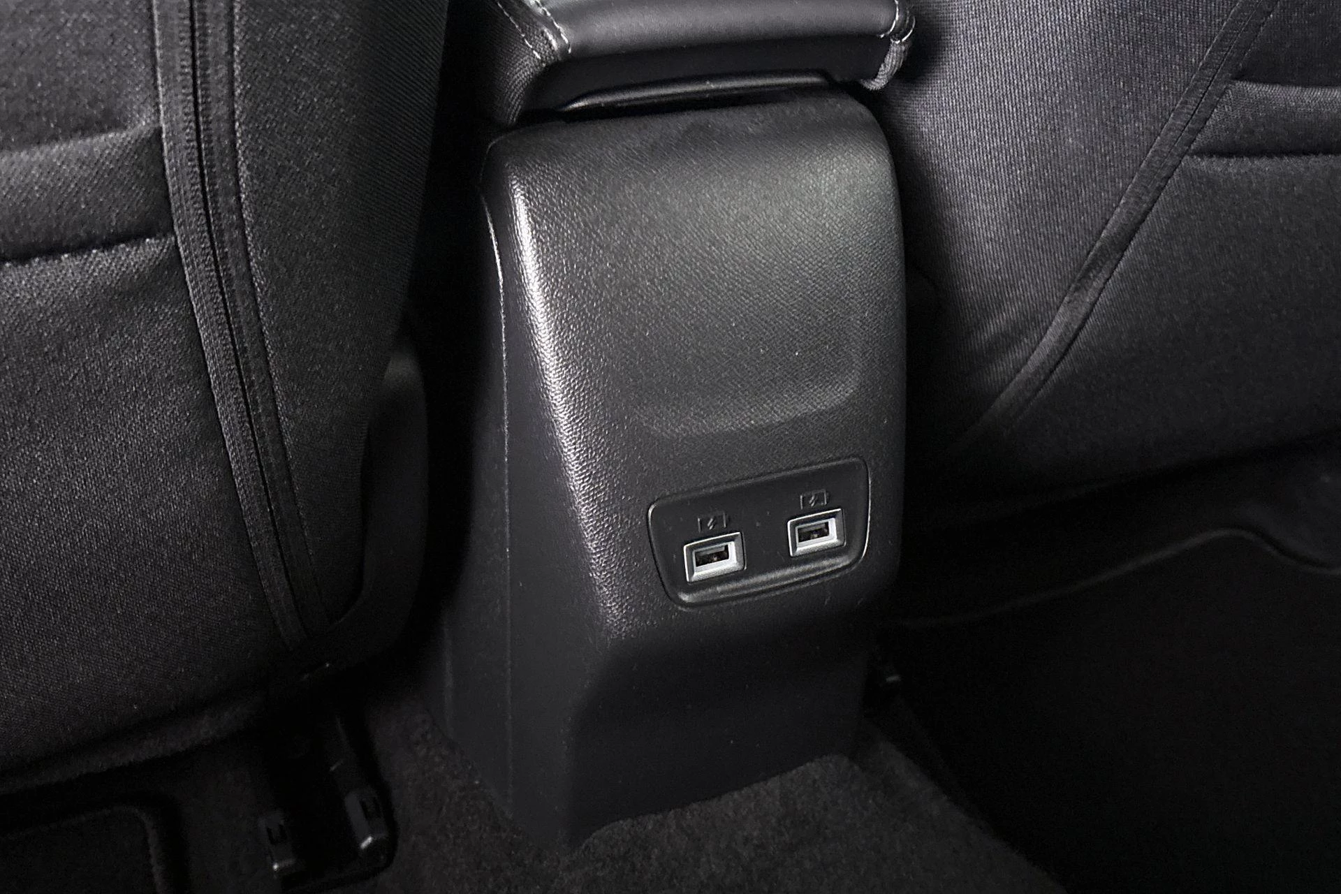 Hoofdafbeelding Peugeot e-2008