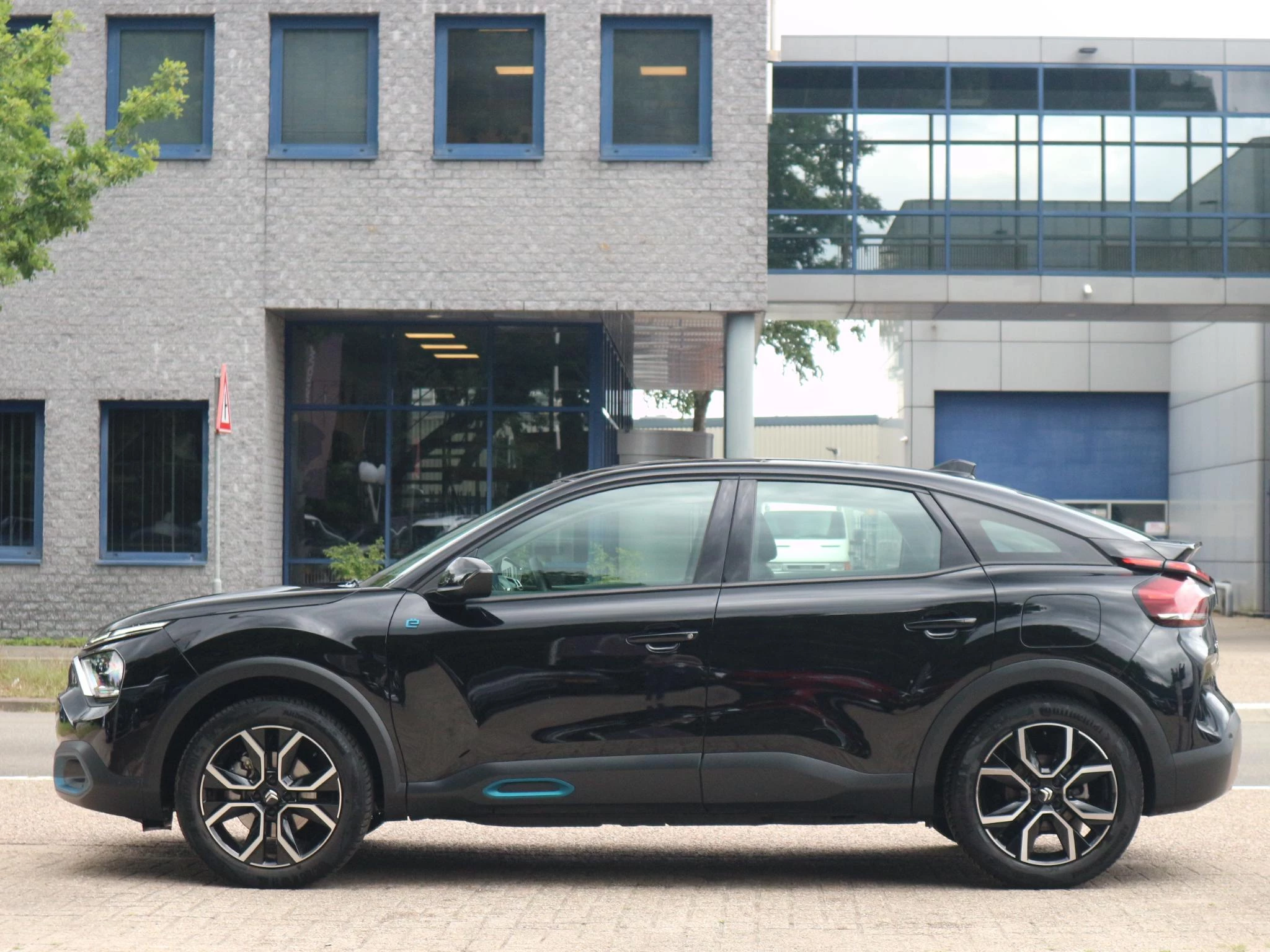 Hoofdafbeelding Citroën ë-C4