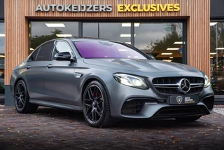 Hoofdafbeelding Mercedes-Benz E-Klasse Mercedes-Benz E-Klasse AMG 63 4MATIC Mercedes-Benz E-Klasse 63 AMG 4Matic Schuifdak HUD Stoelvent. 360camera Burmester Memory Stoelventil.