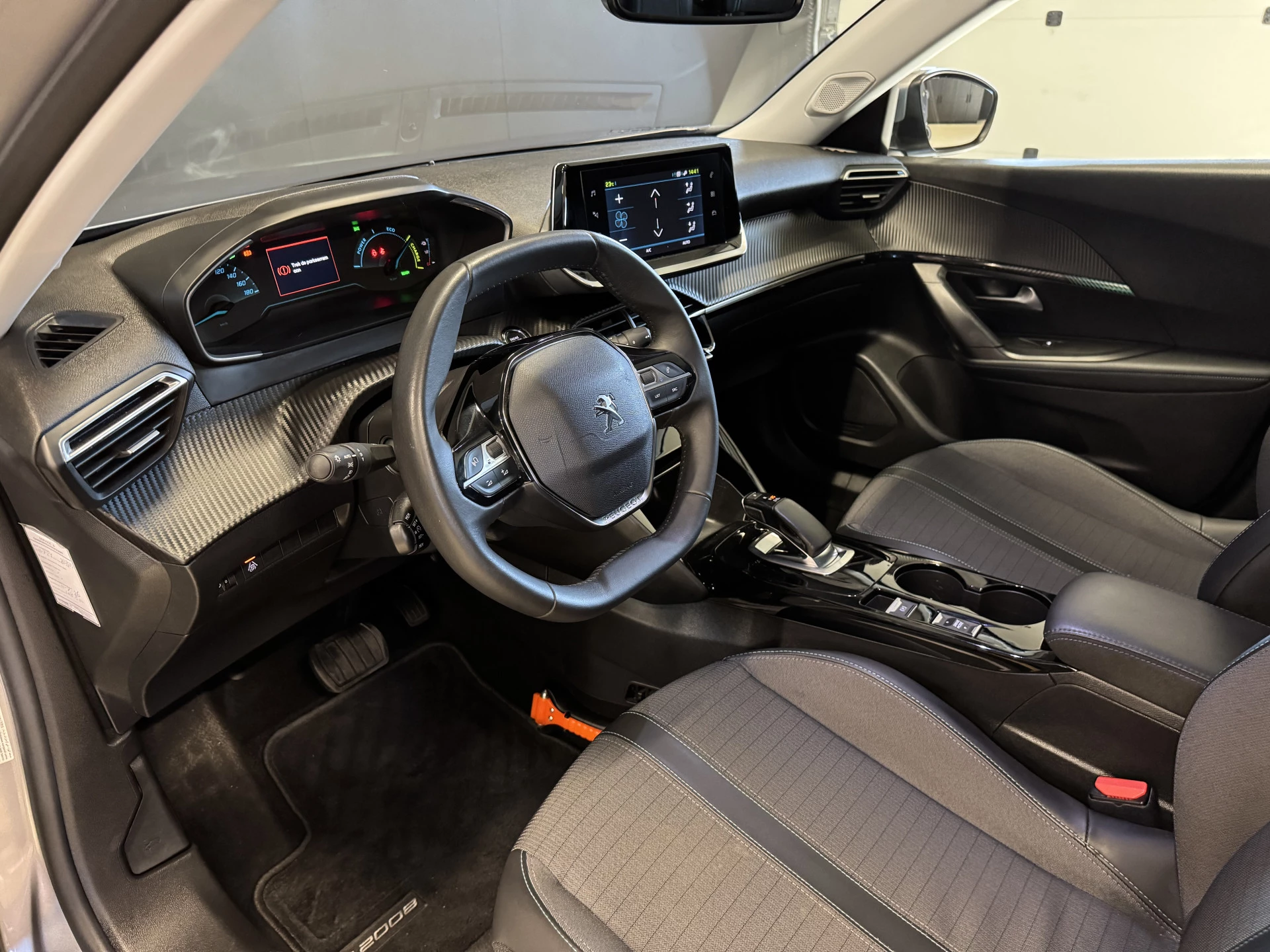 Hoofdafbeelding Peugeot e-2008