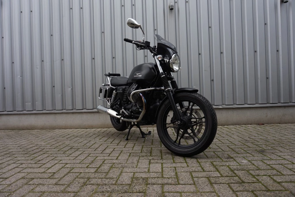 Hoofdafbeelding Moto Guzzi V7