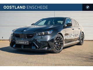 BMW M5 5 Serie Automaat / Panoramadak / Trekhaak / M Carbon-keramische remmen / Bowers & Wilkins / Stoelventilatie / Parking Assistant Professional / Adaptieve LED