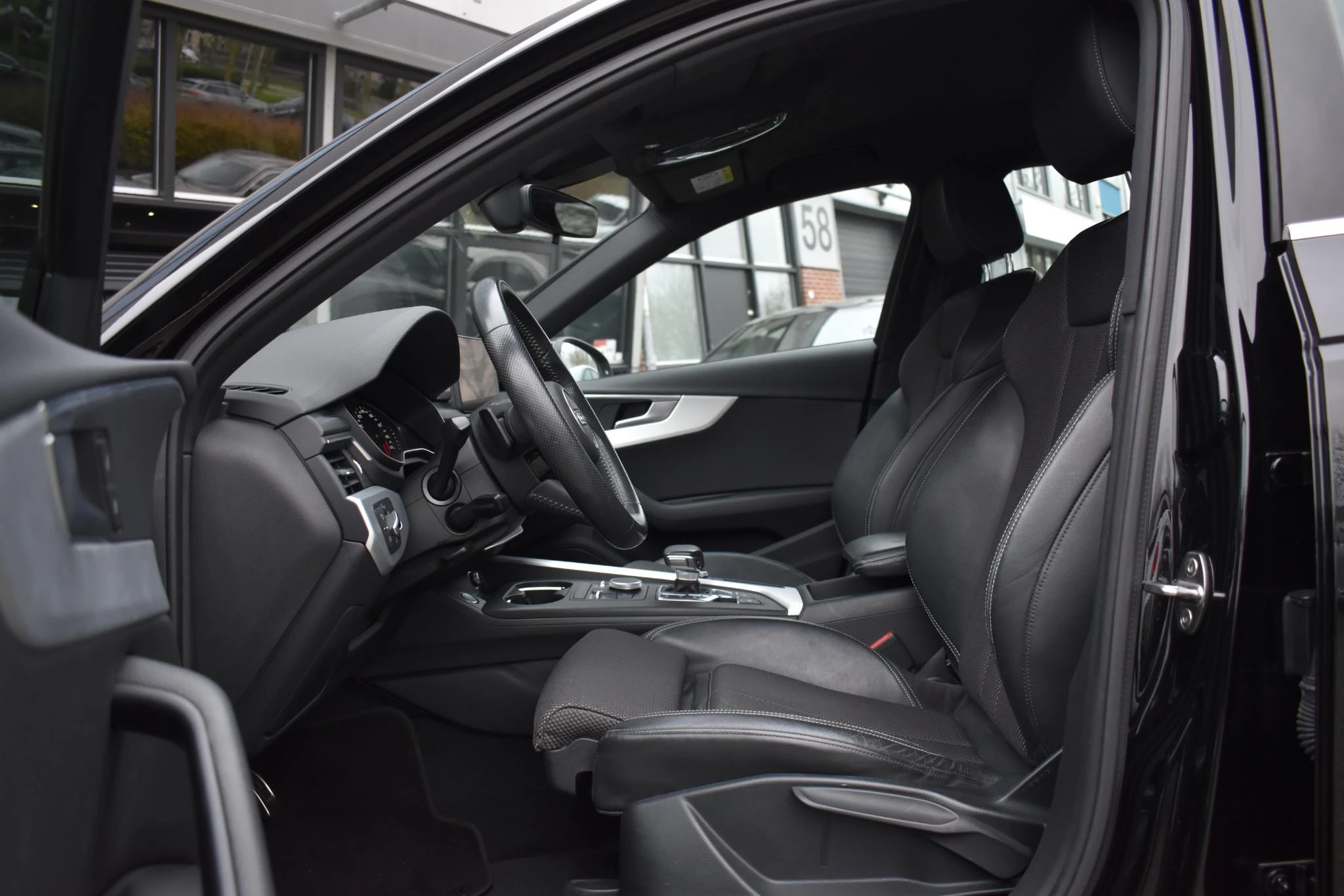 Hoofdafbeelding Audi A4